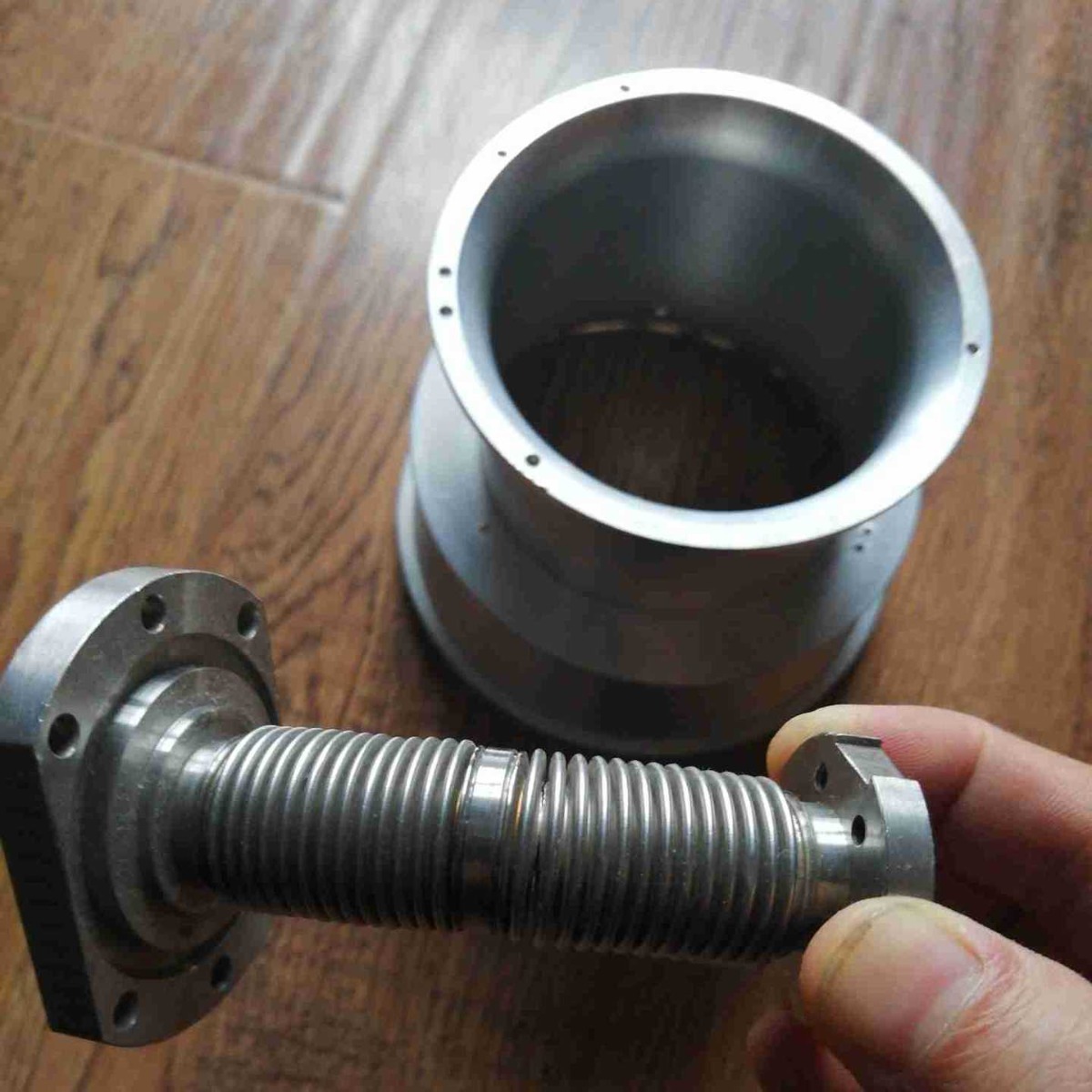 厂家提供铜件铝件不锈钢件的制作焊接，焊缝保高真空密封要求。