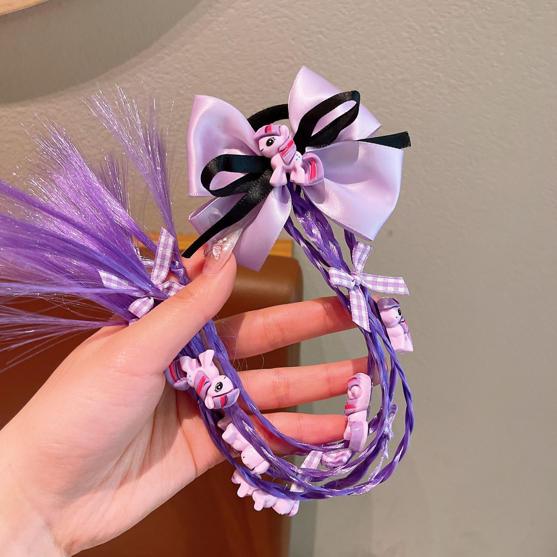 37# Cola de caballo morada con trenzas sucias