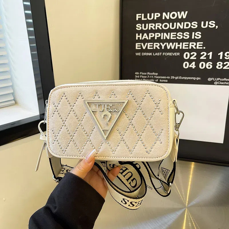 Bolso de cámara transfronterizo para mujer 2025 primavera y verano nuevo estilo estilo moderno y moderno bolso cuadrado pequeño bolso de hombro de diamantes calientes de moda