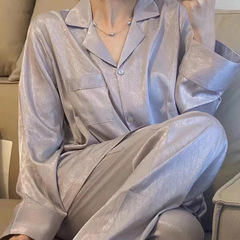 人の字の紋様のジャカードの氷のパジャマの女性の長袖のゆったりしている薄いタイプの家の服のスーツのネットの赤い生放送の工場の卸売り