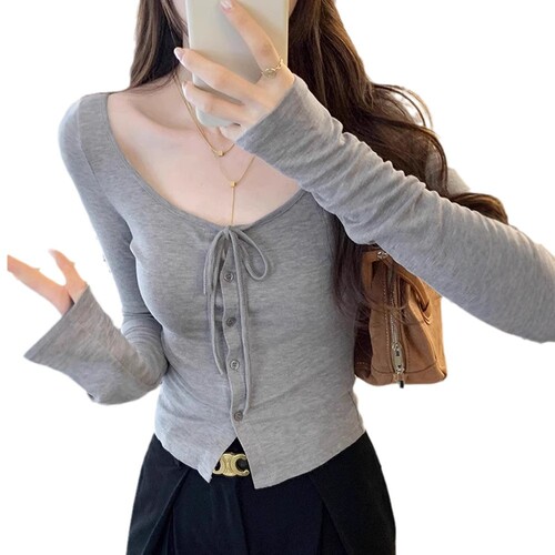 Korean-style unique and beautiful off-shoulder long-sleeved top, low-neck T-shirt for women, autumn best-selling sheer slim-fit figure-flattering short blouse