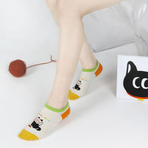 Women's cute cartoon boat socks that don't fall off, women's summer thin breathable non-slip invisible socks for students, casual cotton socks
