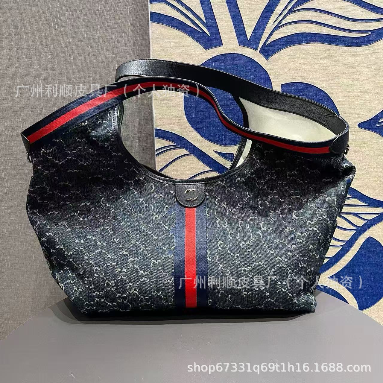 Comercio exterior transfronterizo Guangzhou edición doble G Jiaophidia bolso de brazo impresión de hombro de gran capacidad cubo de agua