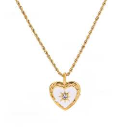 欧美复古不锈钢贝母爱心项链高级感锆石不掉色吊坠跨境首饰品颈链