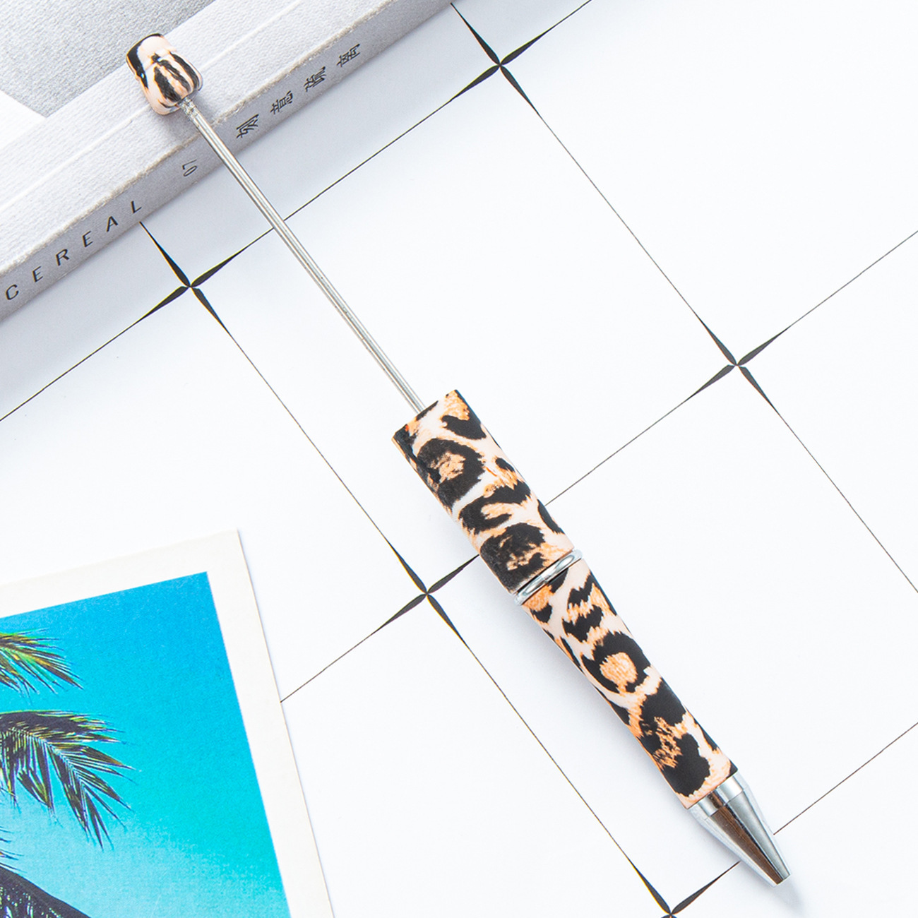 Diy plástico creativo mano de leopardo flor de cuentas al por mayor de alto valor de impresión plástico cuentas