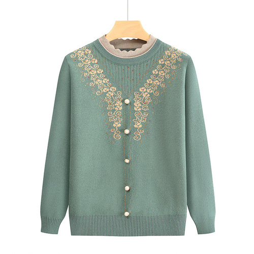 Mom's winter clothes, fungus collar sweater, warm bottomed shirt, middle-aged and old girl wears a sweater in winter