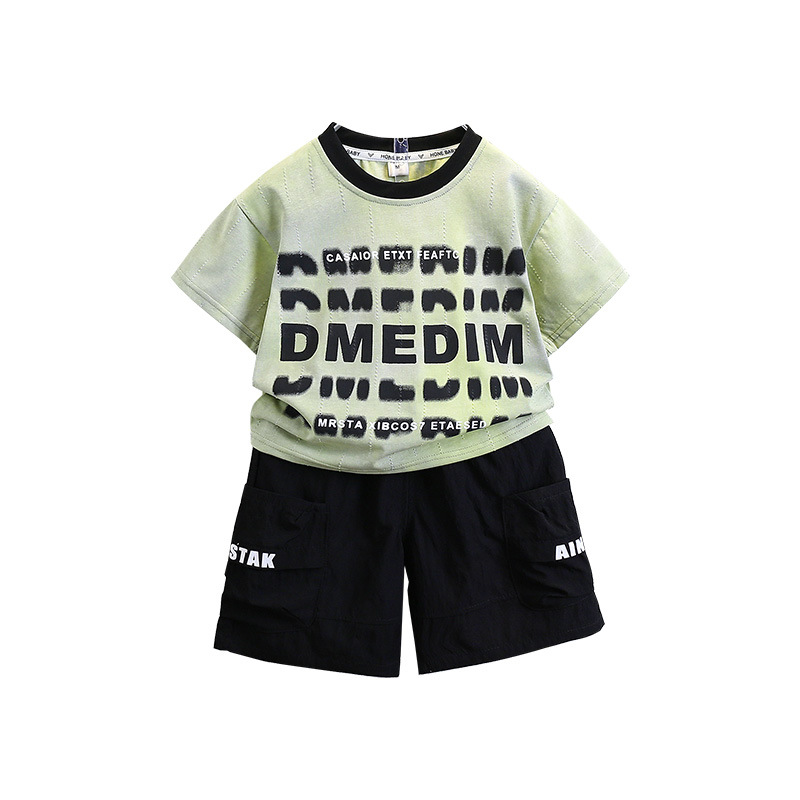 7207 Traje de manga corta para niños Camiseta con letras estampadas de verano para niños de estilo occidental Traje de dos piezas de la calle frita de verano 2025 marea