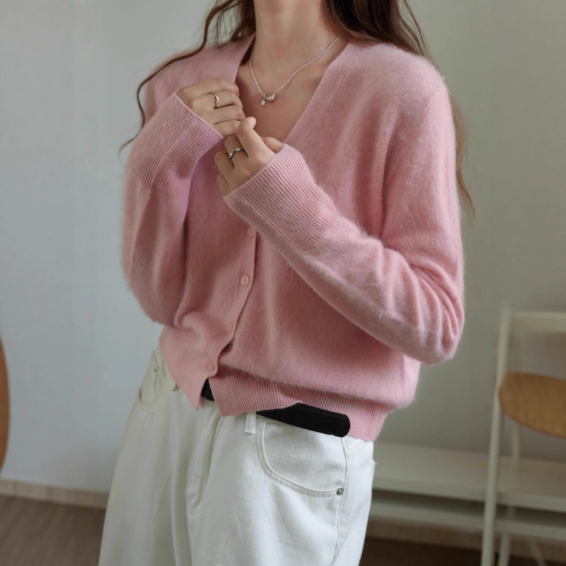 2026早春羊毛羊绒拉毛V领百搭毛衣针织开衫外套女打底老钱风女装