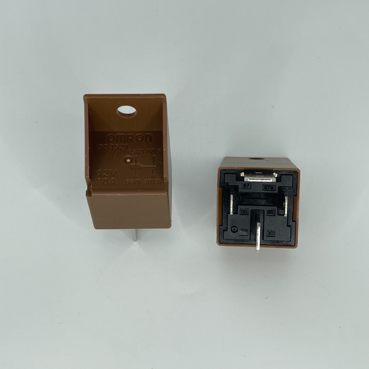 584521春天VESPA 冲刺150 GTS 6日摩托车启动马达继电器AP8224026