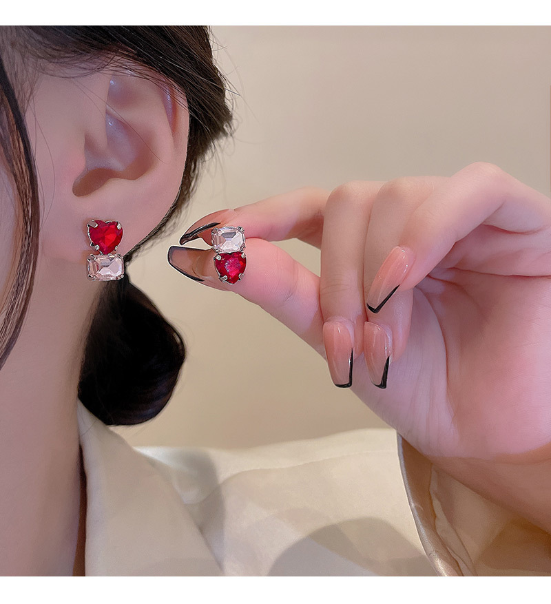 Fashion Square Heart Shape Copper Plating Rhinestones Ear Studs 1 Pair