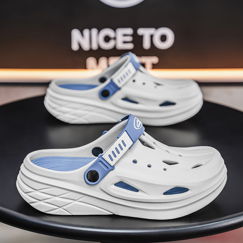 2025 verano nuevo estilo zapatos con agujeros pareja sandalias y pantuflas casuales de gran tamaño zapatos de playa coreanos pisando la mierda sandalias Baotou