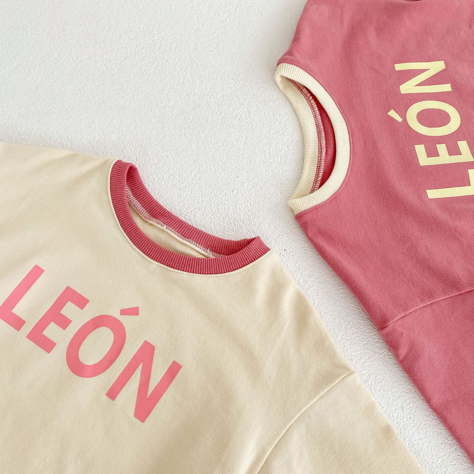 Collezione autunno 2024: maglietta a maniche lunghe con lettere stampate per neonati e bambini piccoli, pantaloni con toppa con faccina sorridente,_voghion.com