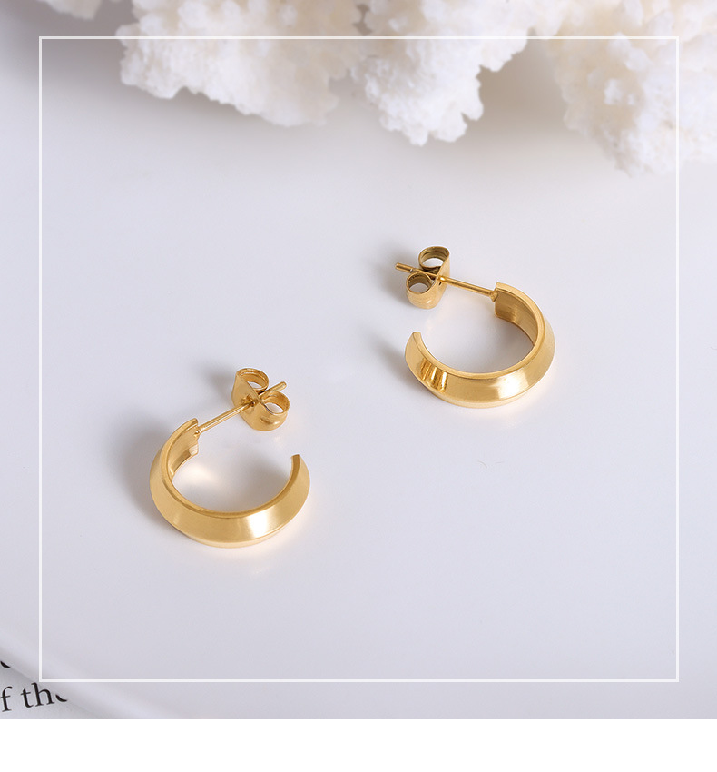 European and American exaggerated simple C-type titanium steel plated 18K real gold earrings