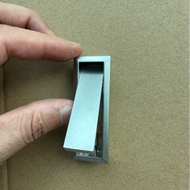 拉手;衣钩/挂钩;家具拉手