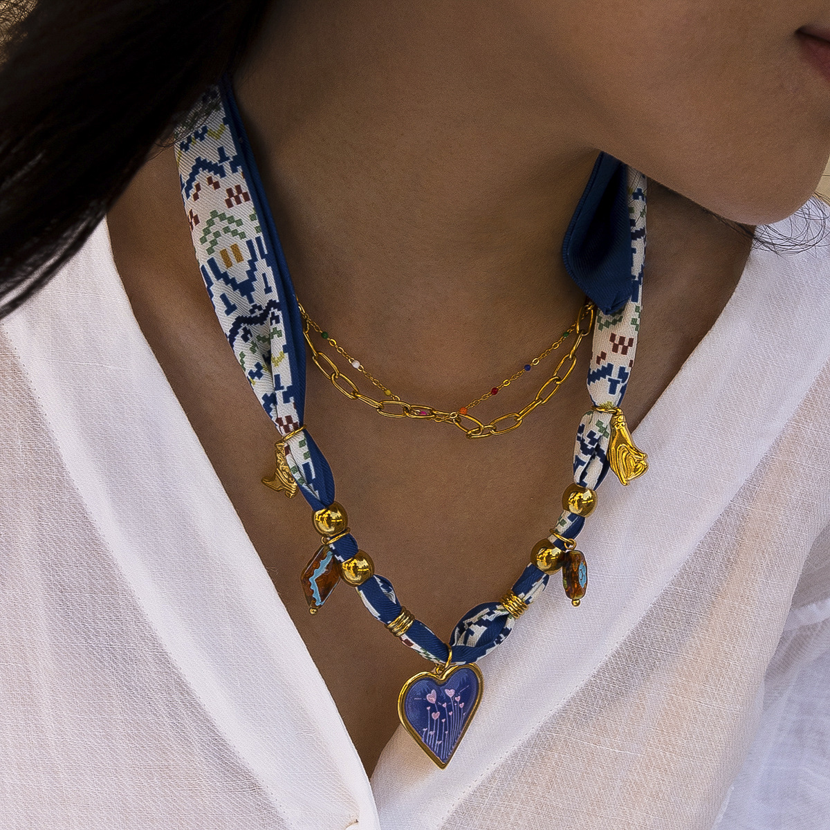 Collar de acero inoxidable de alta calidad ligero y lujoso, bufandas azules, collar de amor de titanio, acero no se desvanece.