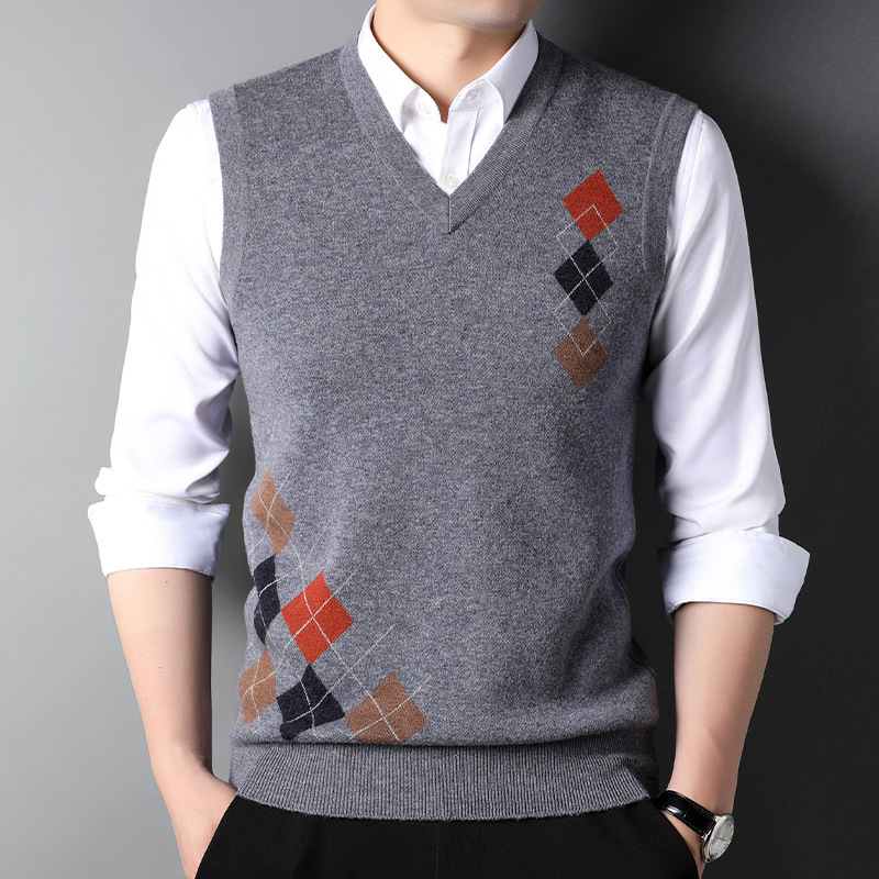 Classic middle-aged rhombus pure wool vest men's vest 2023 autumn and winter New sleeveless woolen sweater outer wear Classic middle-aged rhombus pure wool vest men's vest 2023 autumn and winter New sleeveless woolen sweater outer wear