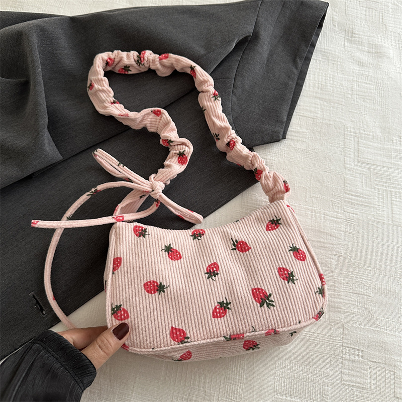 Bagos de fresas lindos para mujeres 2024 nueva moda coreana bolsas de brazo de moda red red velcro bolsas de hombro image 9