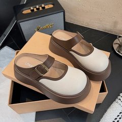 小さい男の子のベーケンの頭の半分のスリッパの女性は2025新型の春の高くなる厚い底の靴のメアリー珍の冷たいスリッパを着ます。