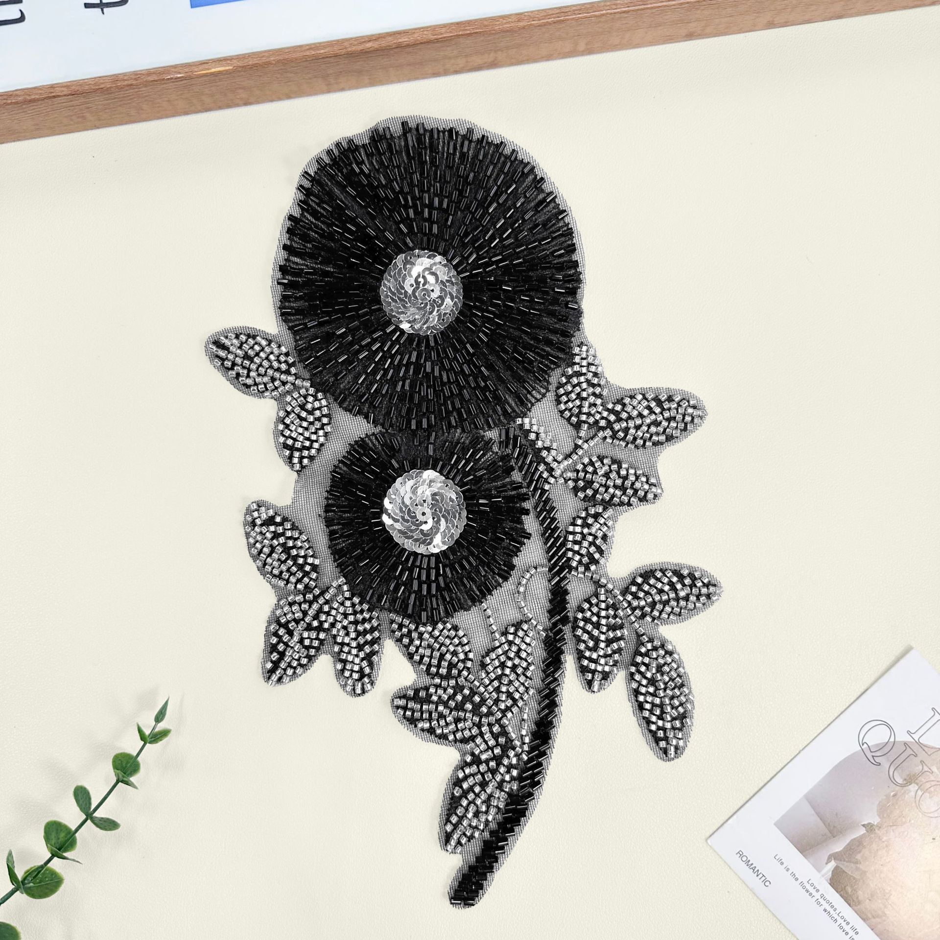 Guangzhou cuentas negras bordadas flores accesorios de ropa DIY parche de decoración vestido de boda bolsas zapatos parches sombreros