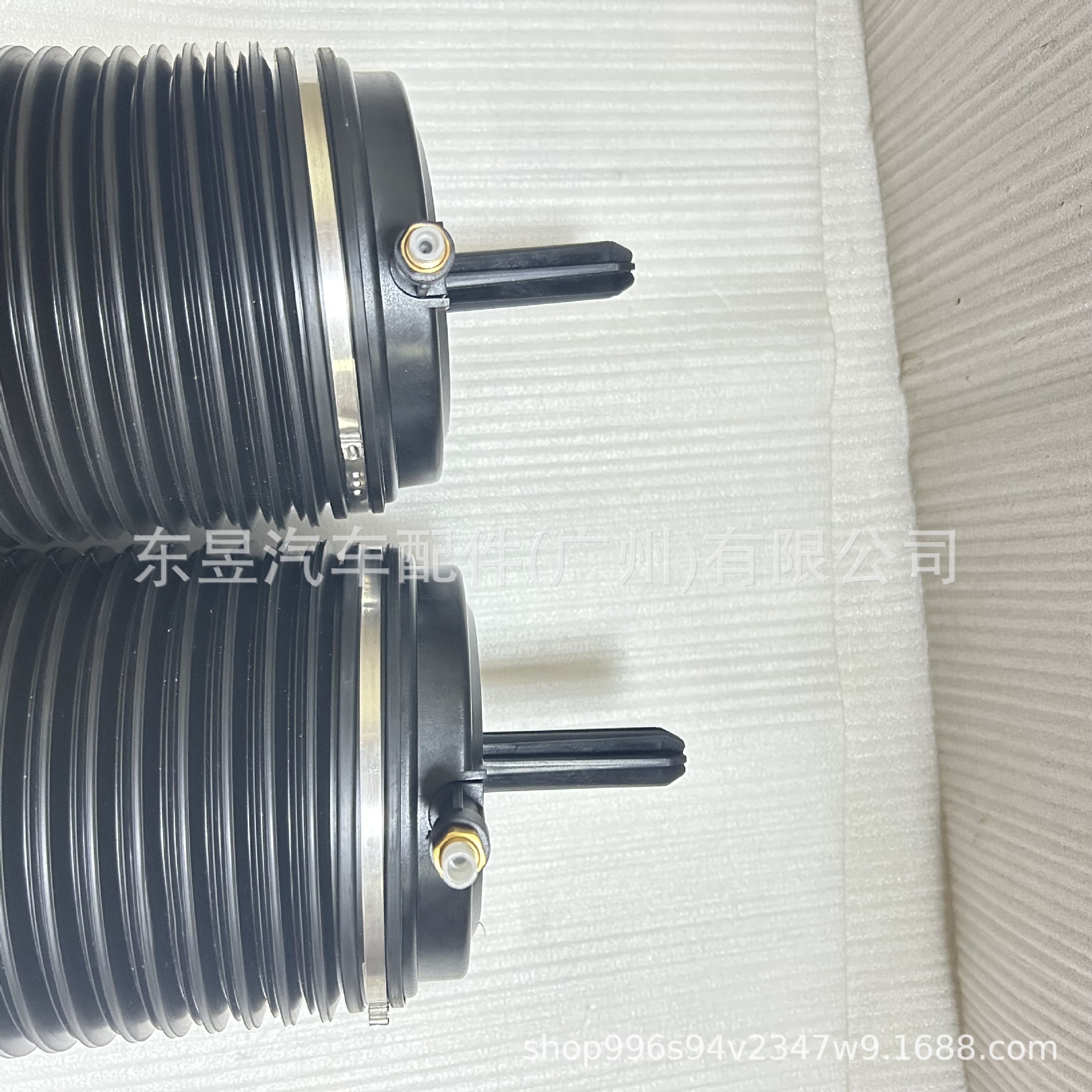 Suitable for Porsche Macan Rear Air Suspension Air Bag Shock Absorber Air Bag 95B616001A 95B616002A