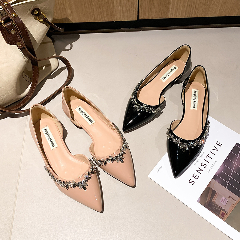 French Pointed Toe Side Empty Shoes Women's 2025 New Spring and Summer Elegant Entry Luxury Naked Pink Rhinestone Patent Leather Flat Women's Shoes