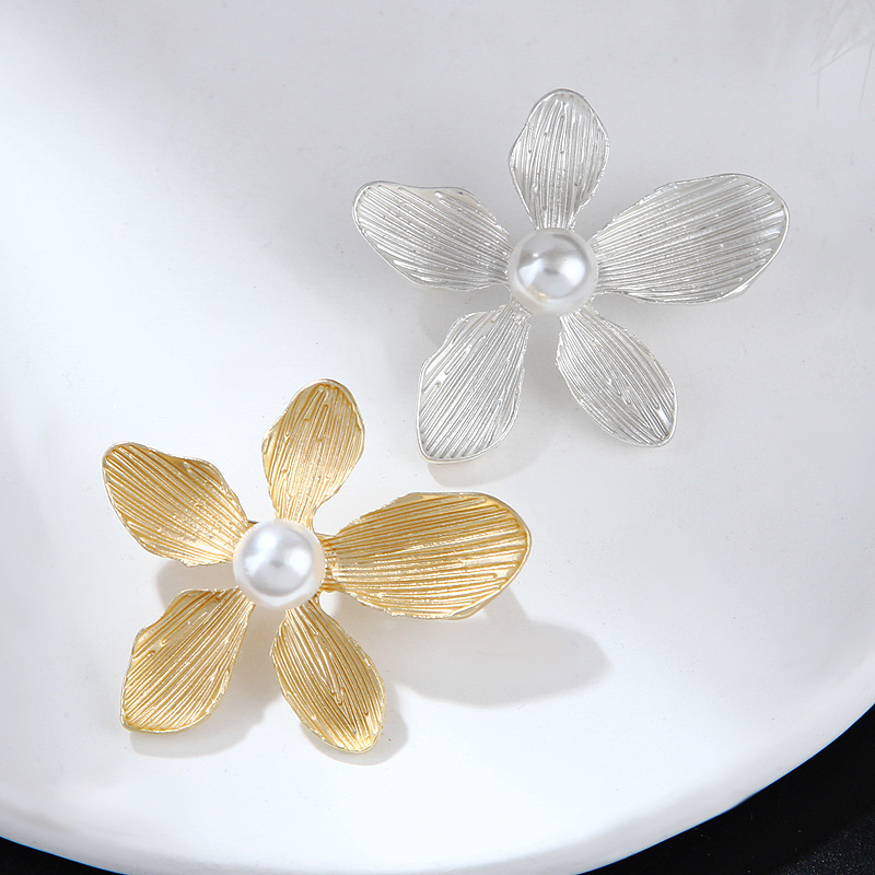 Banquet Occasion Alloy Material Retro Pin Flower Alloy Plating Inlay Pearl Women's Brooches