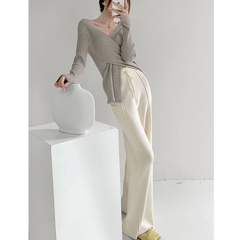Cream white knitted autumn demi-season trousers