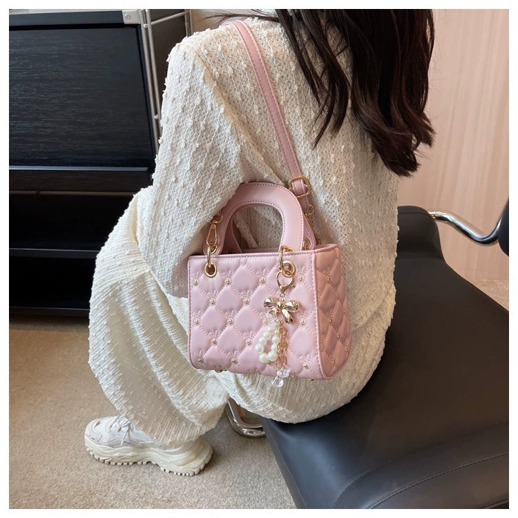 Handheld shoulder bag with diamond pattern, high-quality style, western style