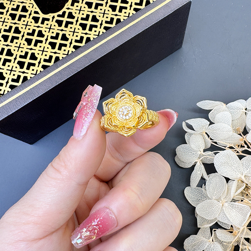 Anillo de loto de oro de Gufa Sha mujer estilo chino retro aleación de cobre micro anillo de flor de mosaico fábrica al por mayor suministro