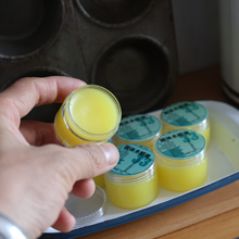 ���w����ľϞ�� �ռ{�з���͸��ɫ����ľ�ͱ��B��Ϟ