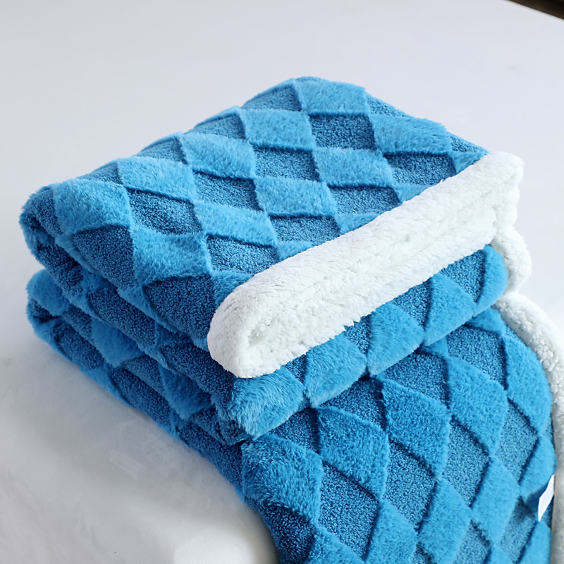 Manta de piel de conejo de imitación de estilo ins simple de color sólido, manta multifuncional universal de cuatro estaciones, manta de felpa gruesa para la siesta