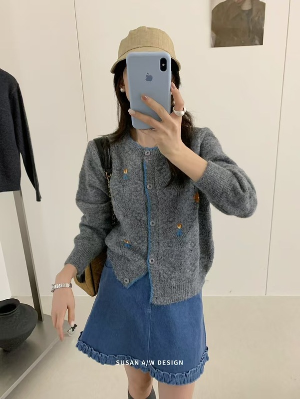 苏珊 2025秋冬新款圆领花朵刺绣针织开衫毛衣外套女宽松上衣27065|undefined