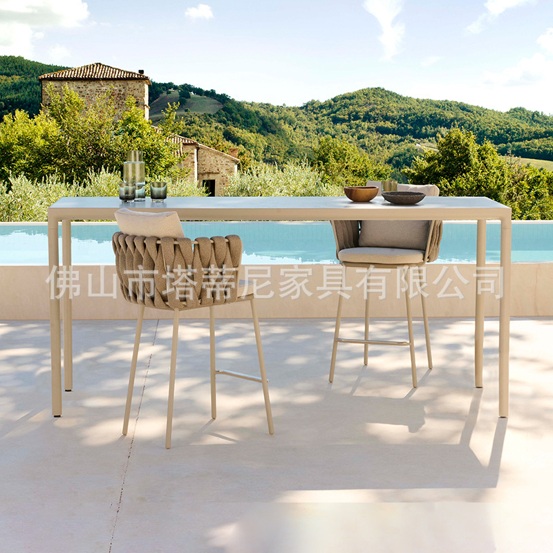 Mesa y sillas de bar de aleación de aluminio para exteriores, taburetes altos para terraza de jardín al aire libre, de alta gama para hoteles y clubes. image 9
