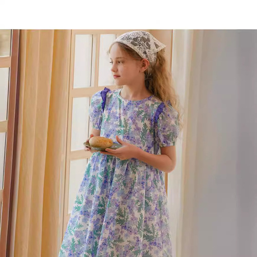 Summer dresses for girls, new items, featuring bubble sleeves, color-blocking, mulberry edges, sweet styles for middle to large children, with floral patterns.