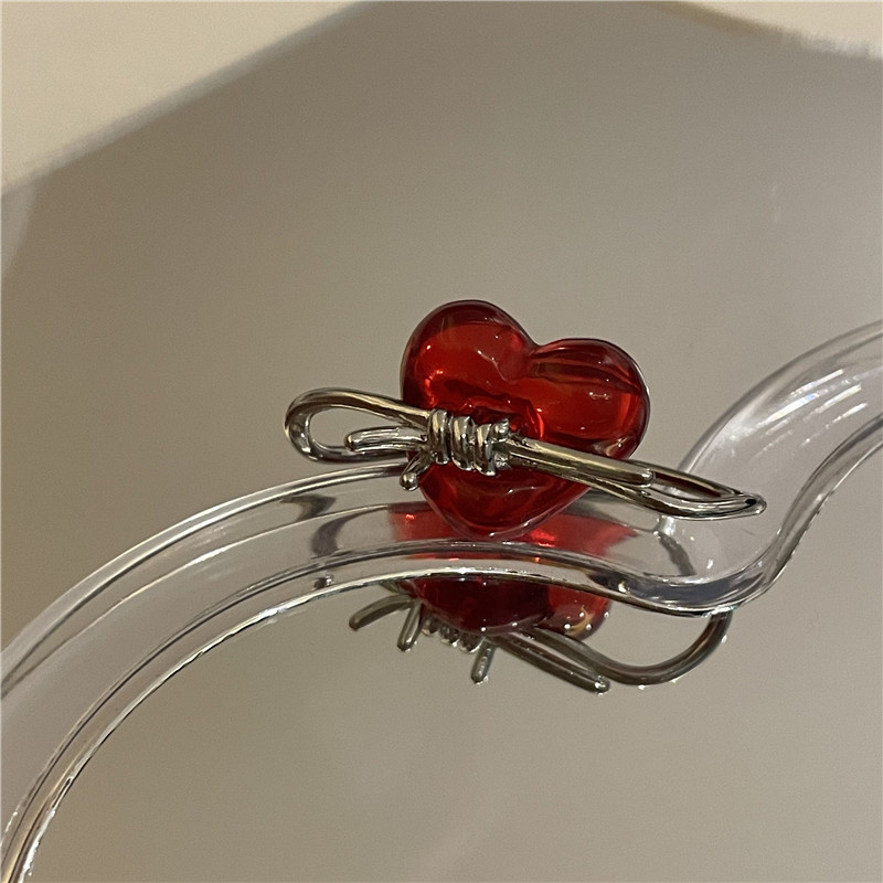 Wholesale Transparent Resin Red Heart Ear Bone Clip Nihaojewelry display picture 8