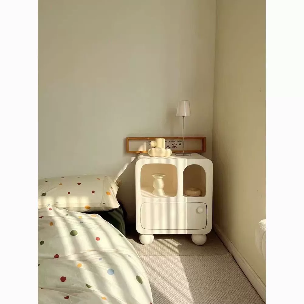 Модная прикроватная полка для хранения в кремовом стиле, простая прикроватная тумбочка для маленькой спальни, шкаф для хранения в стиле ins, шкаф-пещера.