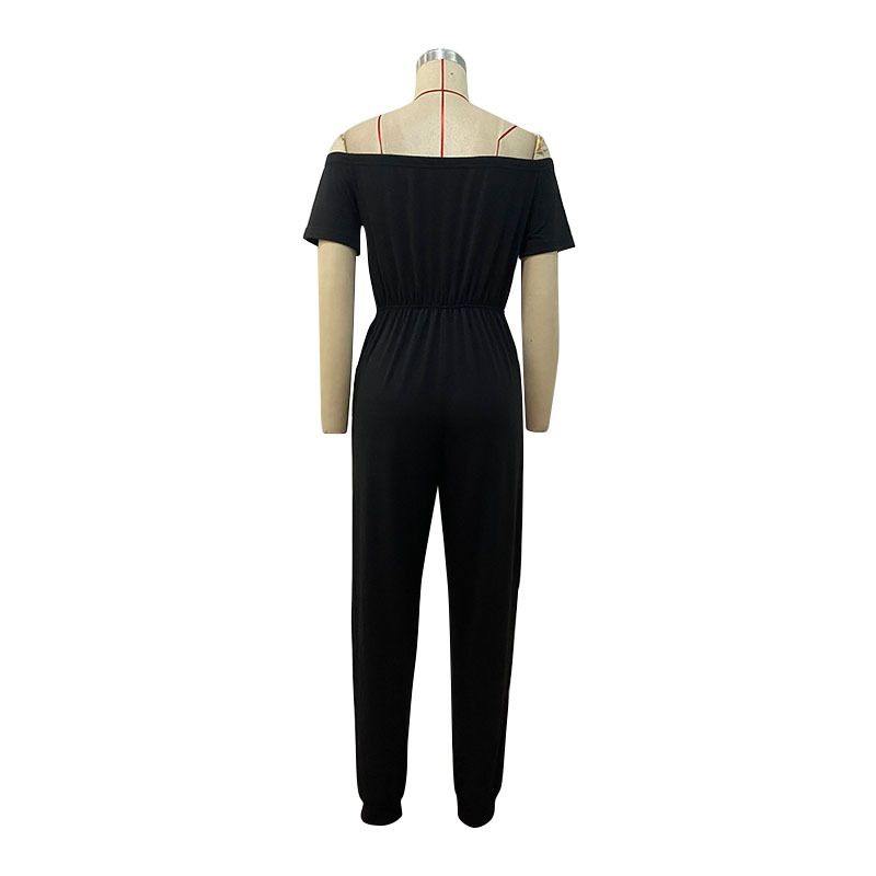 Tuta casual con spalle scoperte e colletto a una linea in tinta unita_voghion.com