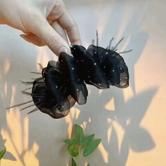 シンプルなベビーブレスフェザーメッシュバブルグリッパー、ファッショナブルなクラウドヘアボリュームを強調するニッチヘアアクセサリーヘアピン