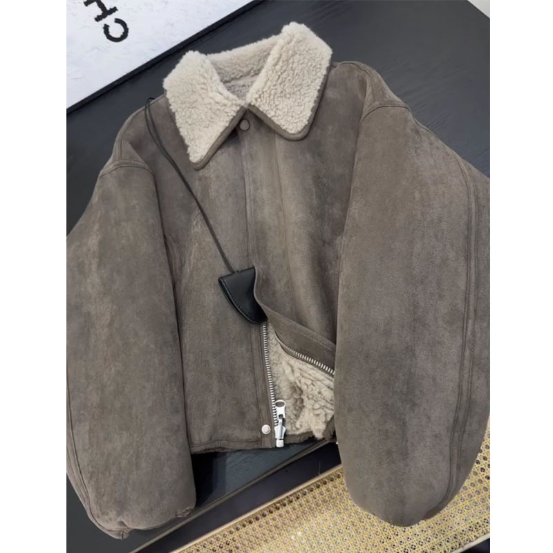 2025新款麂皮绒外套韩系羊羔毛皮毛一体短款机车服皮衣女冬小个子