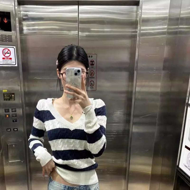 韩系慵懒撞色条纹V领毛衣女秋冬2025新款软糯内搭打底针织衫上衣|undefined