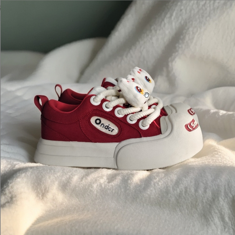 2025 새로운 화이트 디어 유 얀 동일 스타일 여성 새해 레드 오픈 입 스마일 두꺼운 단독 증가 못생긴 귀여운 라운드 헤드 화이트 신발