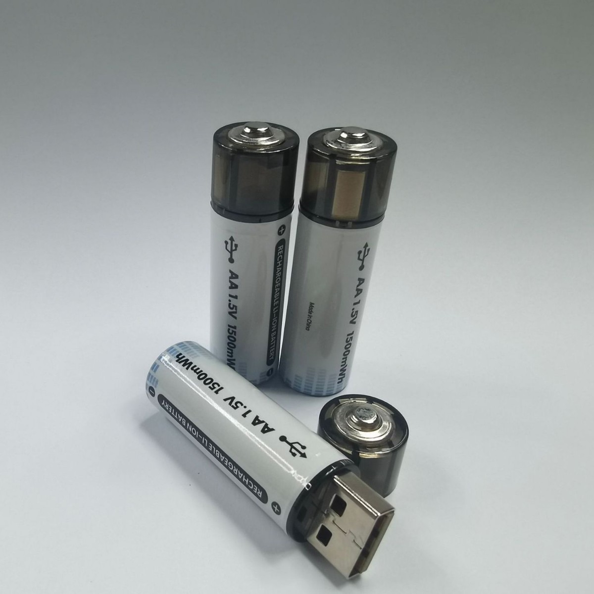 可充电1.5V AA电池 1500mWh USB 玩具电池