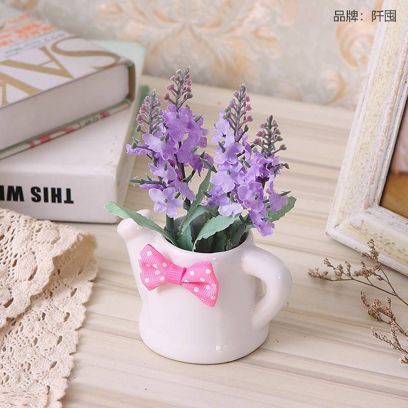 Realistic plastic set for home use
