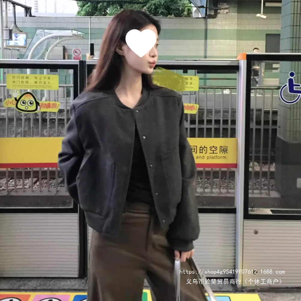 American retro gray short baseball jacket for women, spring and autumn style, unique design, loose and casual jacket top