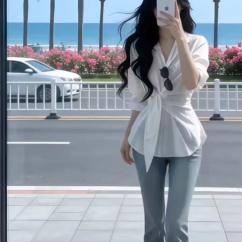 In Stock for Summer: 2026 New Style High-End Waist-Cinching Long-Sleeve Tie-Up Shirt Paired with Vintage Blue Jeans Set In Stock for Summer: 2026 New Style High-End Waist-Cinching Long-Sleeve Tie-Up Shirt Paired with Vintage Blue Jeans Set