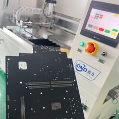 マザーボードPCBA洗浄機はロジン残留物を洗浄し、安定性が高く、費用対効果が高く、3人の人材を節約できます。