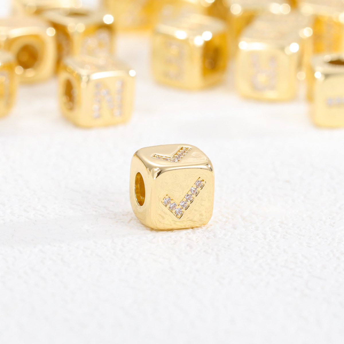 Correct √ single pendant