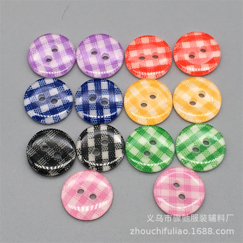 热销糖果色学院风圆形格子卡通纽扣童装衣服彩色两眼方格树脂纽扣