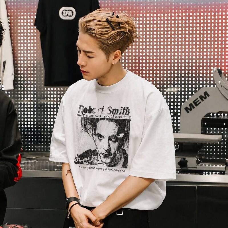 Jackson Wang's Same Style Celebrity Summer Men's Short-Sleeve T-Shirt Robert Smith Rock Portrait American Retro Fashion Jackson Wang's Same Style Celebrity Summer Men's Short-Sleeve T-Shirt Robert Smith Rock Portrait American Retro Fashion