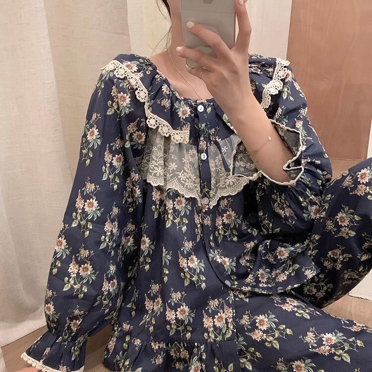 2023 new Korean style autumn and winter retro floral princess style lace pajamas women's sweet loose doll shirt home wear